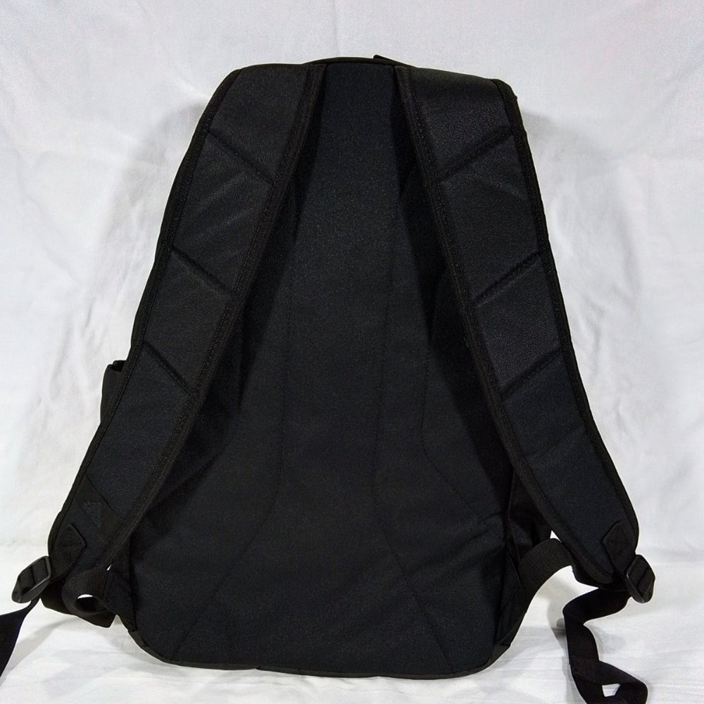 Adidas Defender Backpack-NWT-Black/Black-Water Resistant-Sturdy-Wipe Clean - Picture 9 of 9